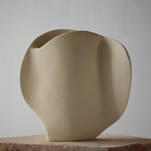 Teula _ Silence_Vase sculpture